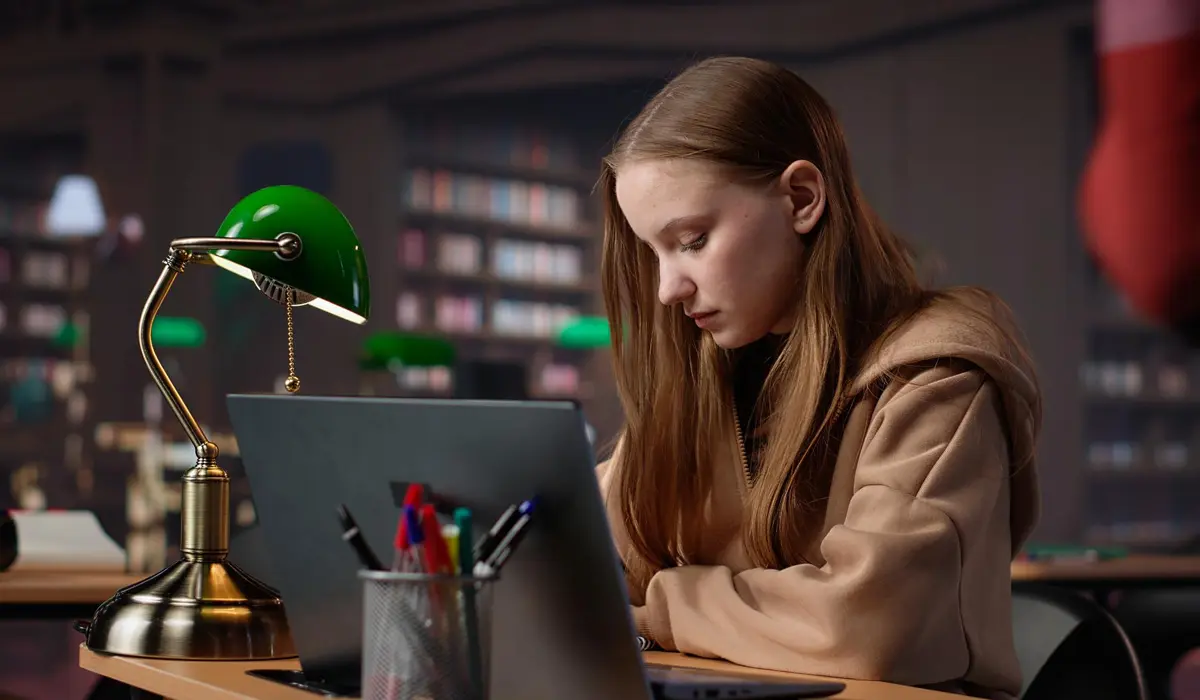 The Promise and Pitfalls of Online Education in 2025